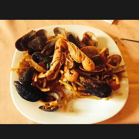 לינה וארוחת בוקר Oldrado 3*